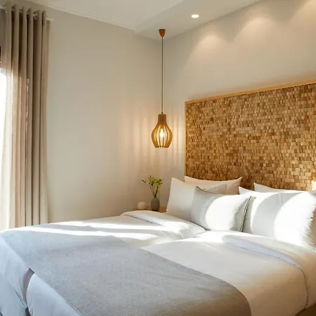Villa Sleeps 8 Pool Air Con Wifi *
