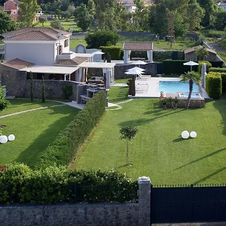 Sleeps 8 Pool Air Con Wifi Villa *
